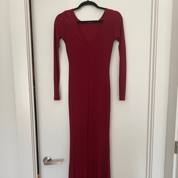 Red evening gown - Picture 2 of 5